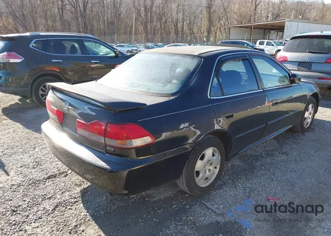 2002 Honda Accord 3.0 Ex z USA, uszkodzony, nr VIN 1HGCG16542A055065